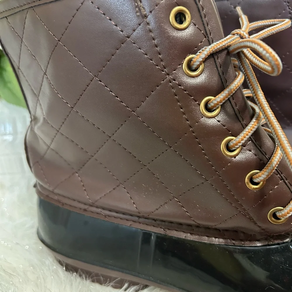NEW Unbranded Women’s Quilted Duck Boots - Black and Brown, Size 11